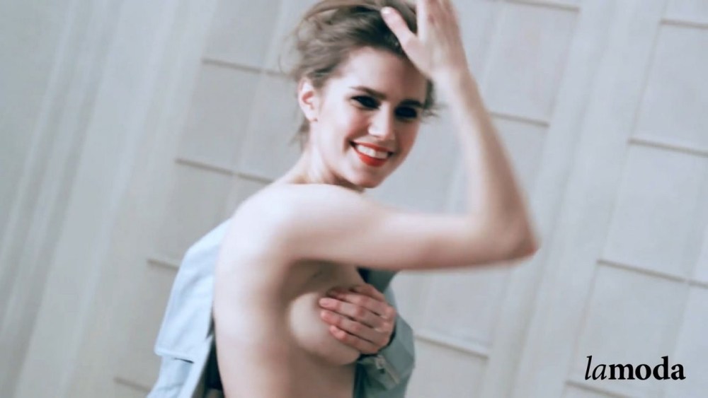 Актриса Дарья Мельникова ню