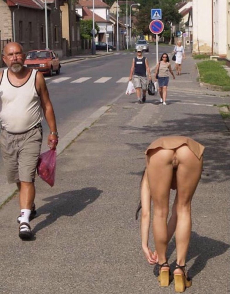 Ебля в парке на скамейке