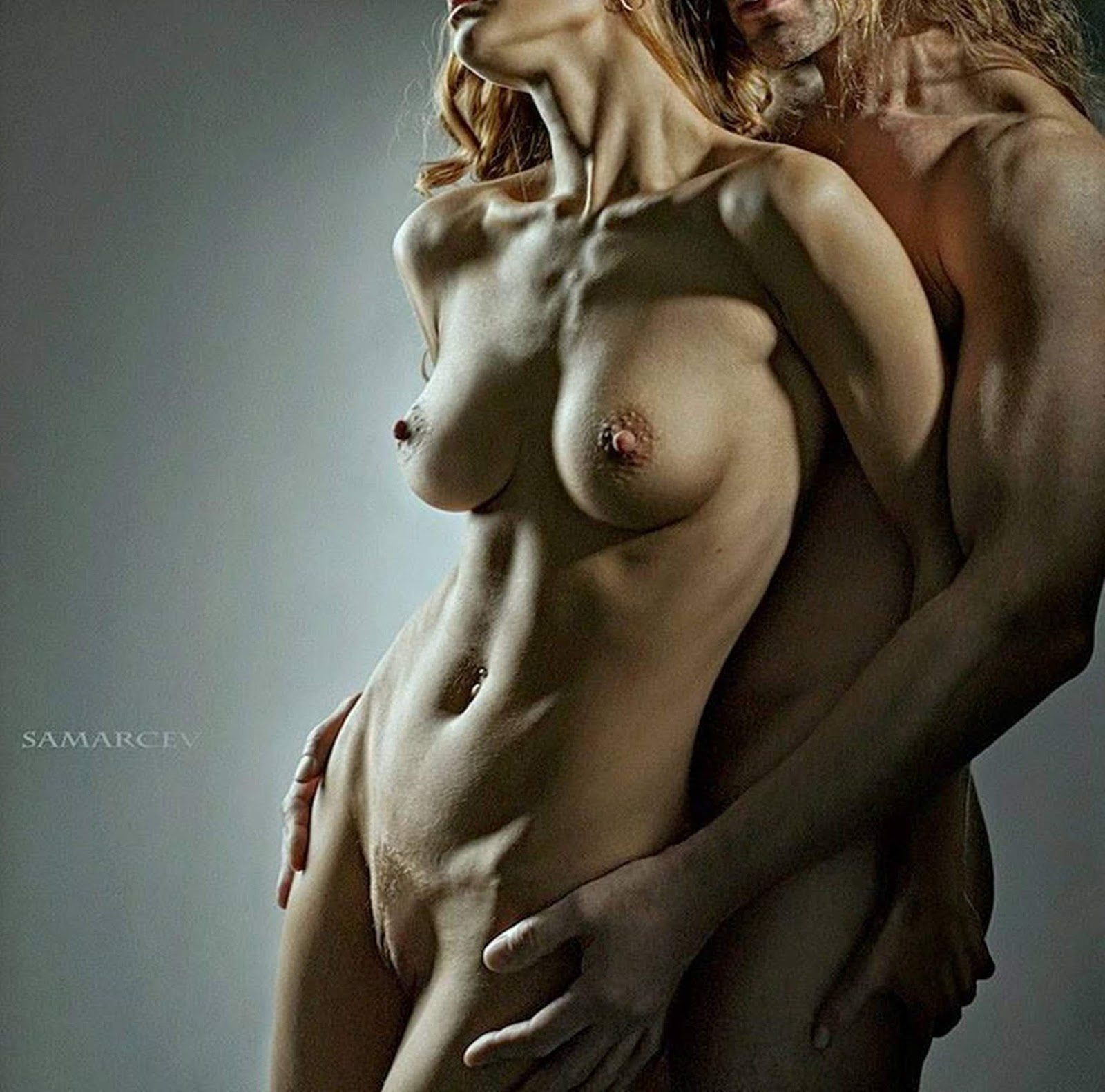 мужчина и женщина позируют голыми фото 70