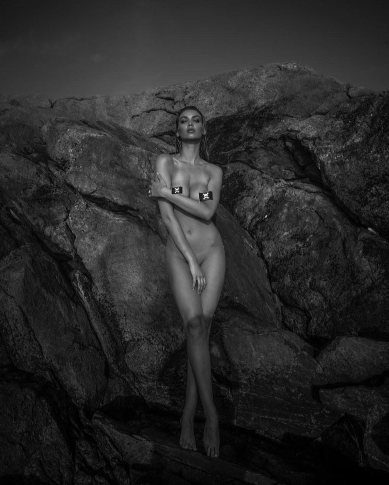 Louise London nude порно. Эскорт.