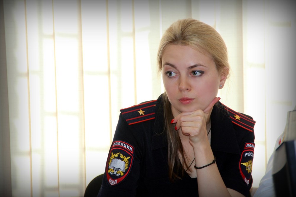 Взрослые дамы на природе частное
