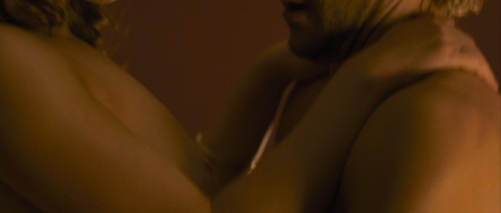 Ванесса Кирби hot