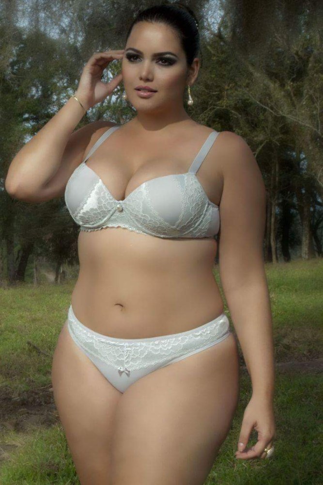 София Адамс Plus Size