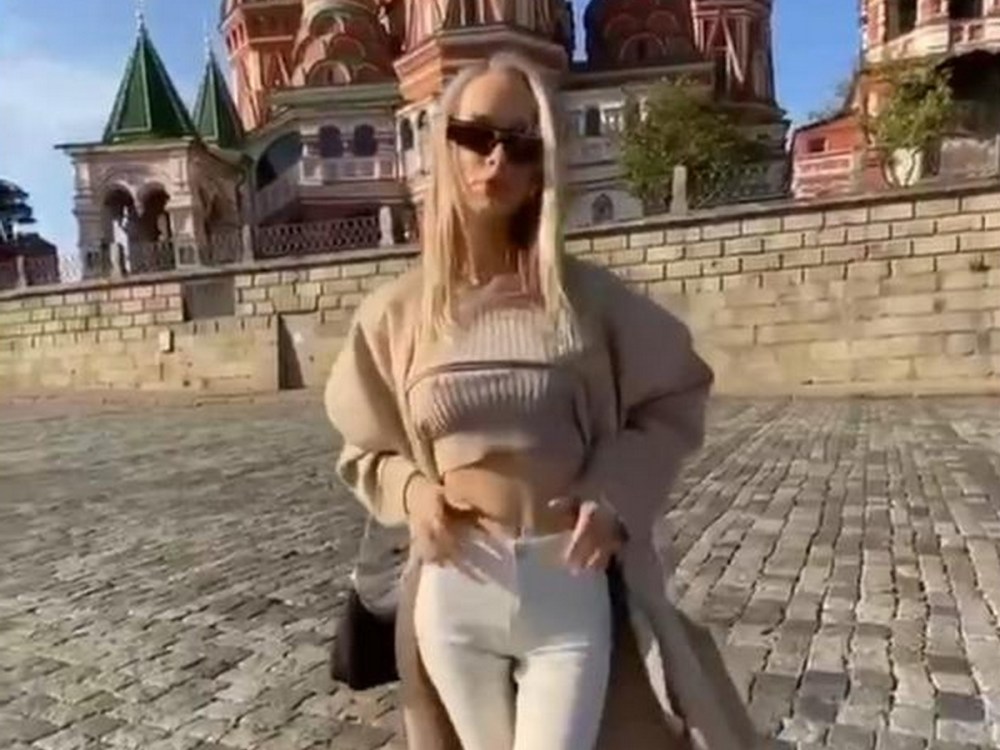 Анастасия Чистова фото у храма