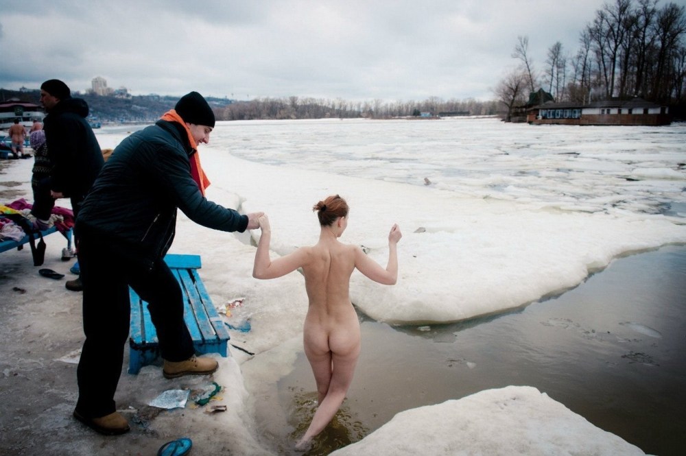 Голая моржиха Ярослава Цико