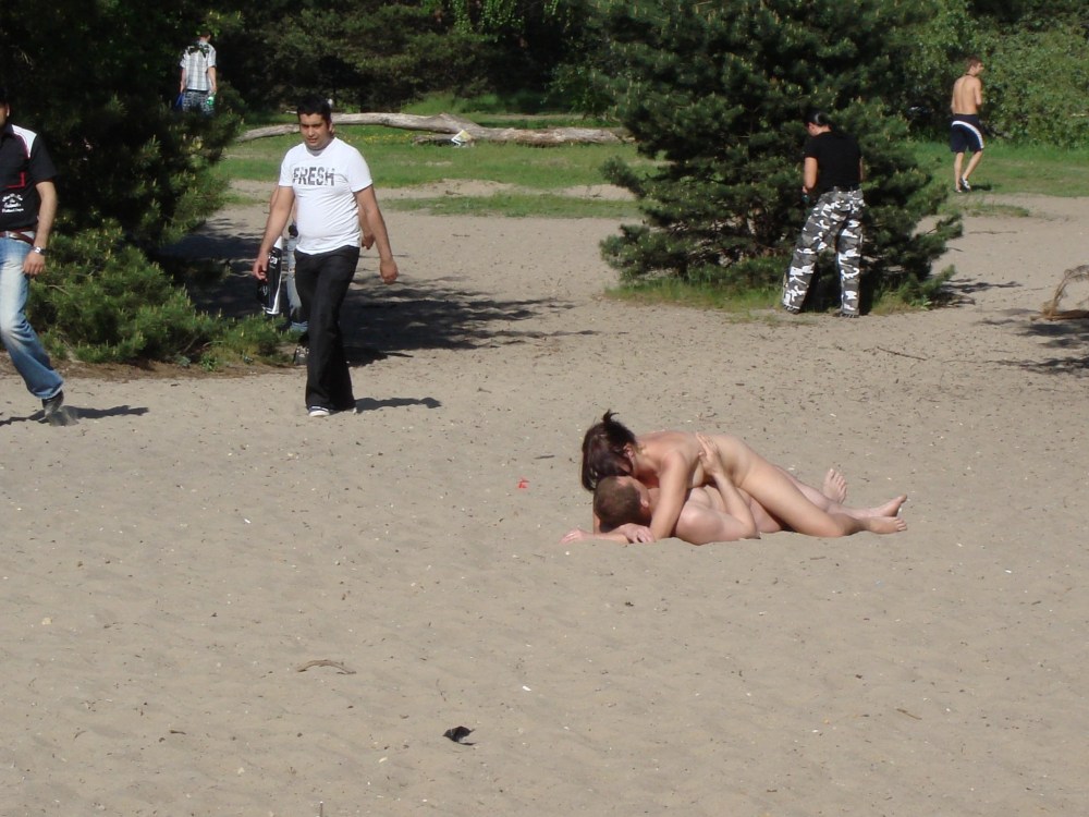 Нудийский пляж серебряный Бор