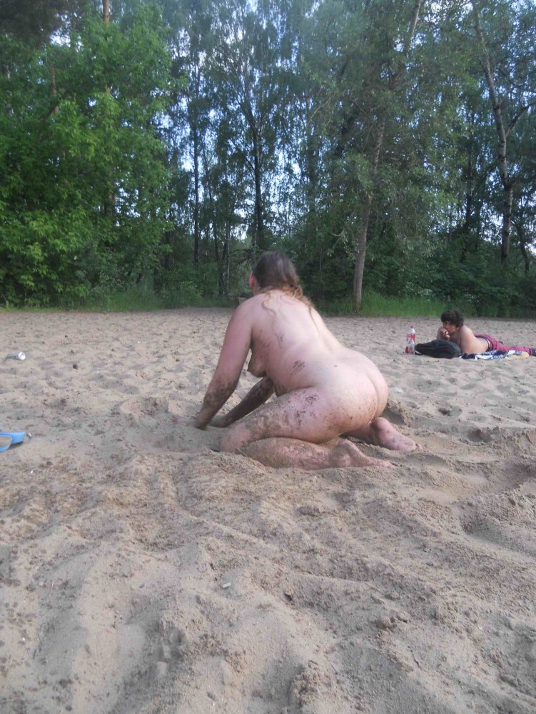 Нудистка Инга серебрянный Бор