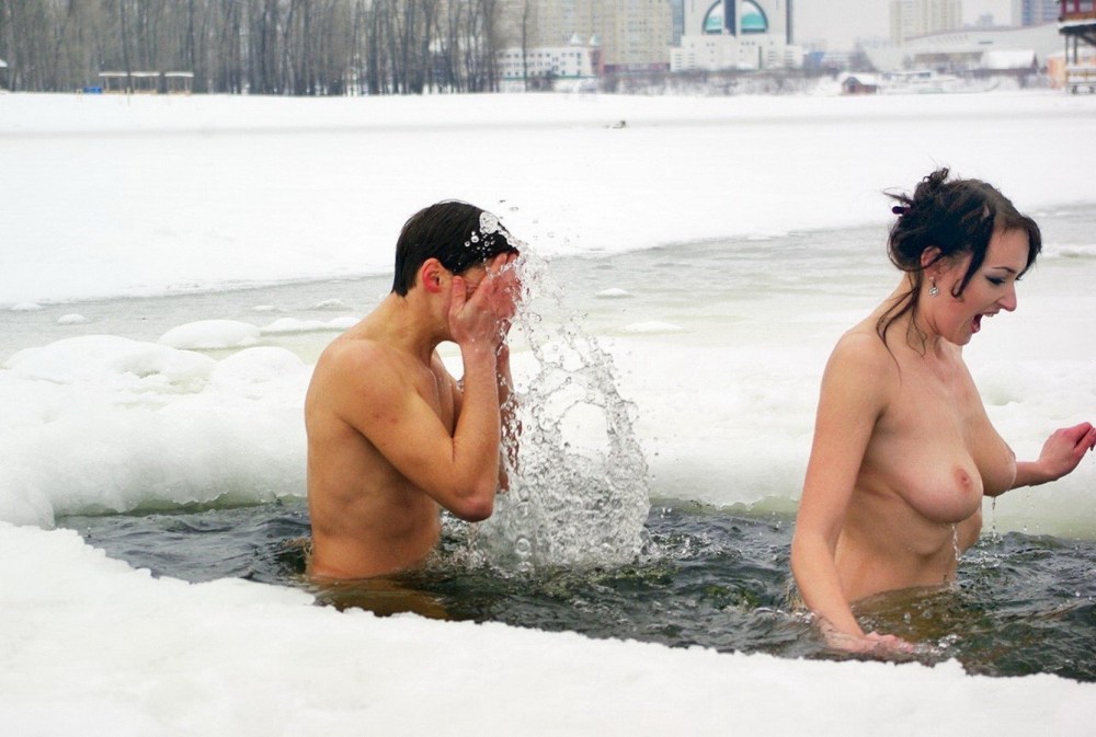 Ночные купания голышом