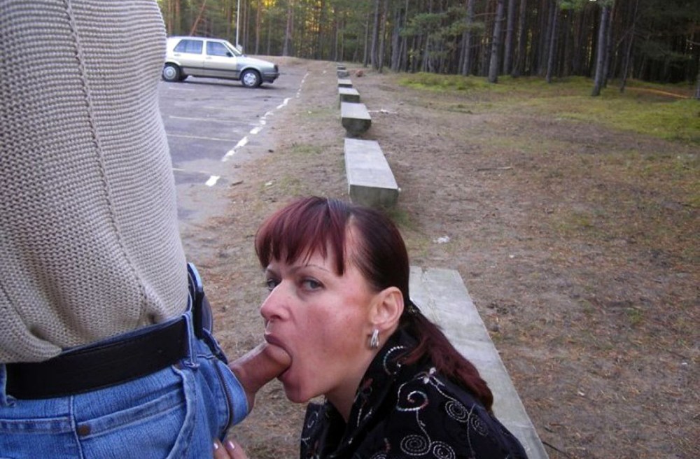 Голые пьяные бабы на природе