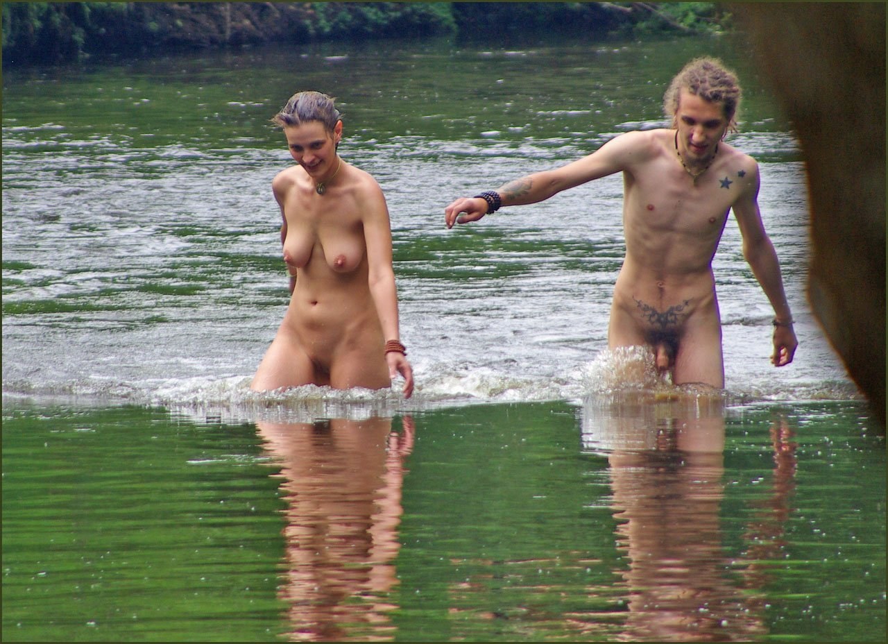 нудисты купаются голыми на пляжи фото 45